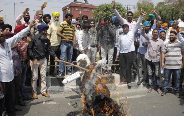 water supply and sanitation employees burnt to death manpreet badal  s son