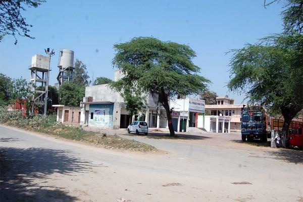 not even a trolley reached the market despite the wheat procurement started