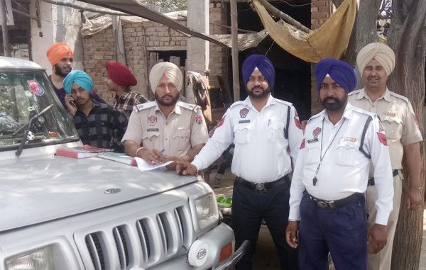 ਓਵਰਲੋਡ ਤੇ ਅਧੂਰੇ ਕਾਗਜ਼ਾਤ ਵਾਲੇ ਵ੍ਹੀਕਲਾਂ ਦੇ ਕੱਟੇ ਚਲਾਨ