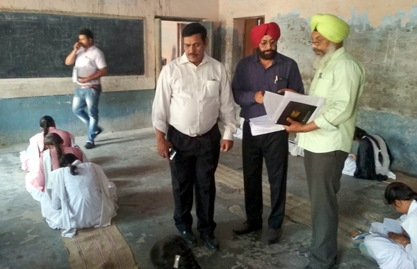 ਸਿੱਖਿਆ ਬੋਰਡ ਦੇ ਚੇਅਰਮੈਨ ਨੇ ਵੱਖ-ਵੱਖ ਸੈਂਟਰਾਂ ਦਾ ਕੀਤਾ ਨਿਰੀਖਣ