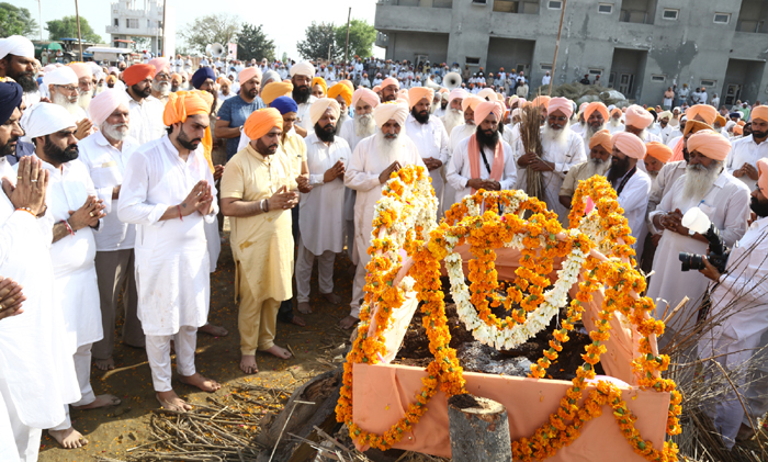 ਦਰਬਾਰ ਸੰਪਰਦਾਇ ਲੋਪੋਂ ਦੇ ਮੁਖੀ ਸੰਤ ਜਗਜੀਤ ਸਿੰਘ ਨੂੰ ਸਦਮਾ, ਮਾਤਾ ਦਾ ਦਿਹਾਂਤ