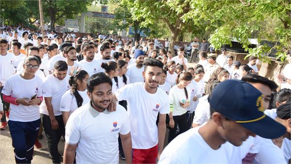 bicycle rally for horn free city