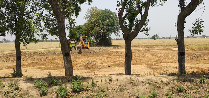 ਚਹਿਲ ਨੇੜੇ ਸ਼ਰੇਆਮ ਹੋ ਰਹੀ ਏ ਨਾਜਾਇਜ਼ ਮਾਈਨਿੰਗ