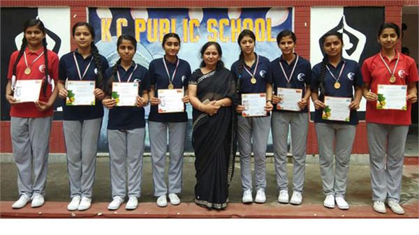 gold medal to student