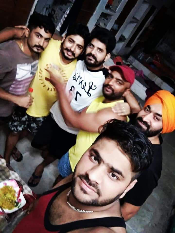 ਖਤਰਨਾਕ ਗੈਂਗਸਟਰ ਨੇ ਜੇਲ ''ਚ ਮਨਾਇਆ ਜਨਮਦਿਨ, ਪੁਲਸ ''ਚ ਹੜਕੰਪ