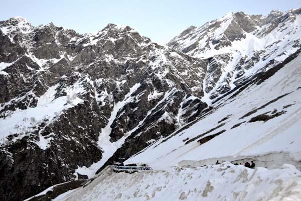rohtang pass will be closed for vehicles this day in week