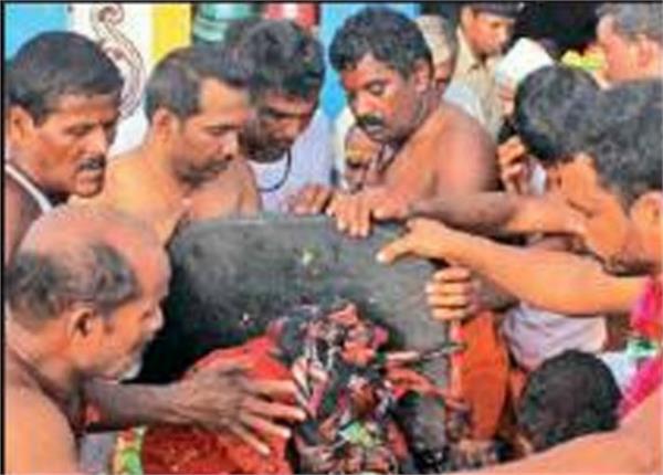 400 yrs old temple got new place