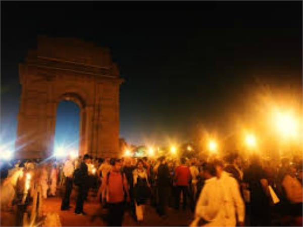 the 2012 nirvaya kand look like a show on india gate