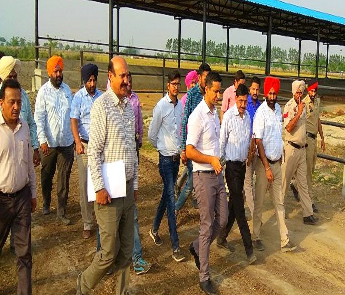 ਡਿਪਟੀ ਕਮਿਸ਼ਨਰ ਘਨਸ਼ਿਆਮ ਥੋਰੀ ਵੱਲੋਂ ਸਰਕਾਰੀ ਕੈਟਲ ਪੌਂਡ ਝਨੇੜੀ ਦਾ ਜਾਇਜ਼ਾ