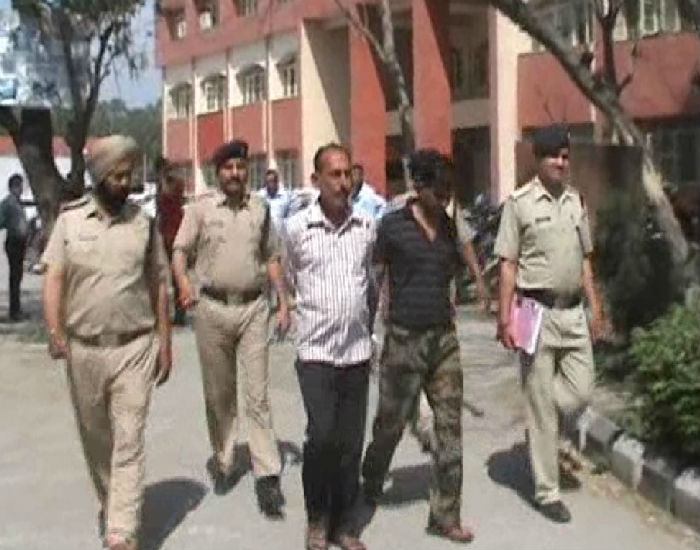 ਰੇਲਵੇ ਲਾਈਨ ਨੂੰ ਜੋੜਨ ਵਾਲੇ ਜੁਆਇੰਟ ਚੋਰੀ ਕਰਨ ਵਾਲੇ ਦੋ ਚੋਰਾਂ ਨੂੰ ਪੁਲਸ ਨੇ ਕੀਤਾ ਕਾਬੂ