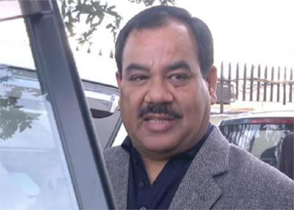 dehradun non bailable warrant cabinet mantri harak singh rawat uttarakhand