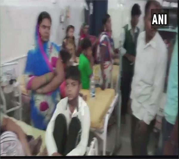 gaya  vomiting guests after eating meal  50 people sick