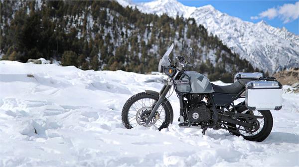 royal enfield himalayan might get a dual channel abs feature