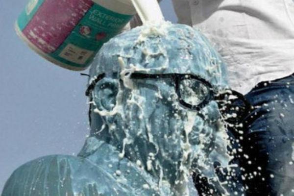 dalit washed idol with milk after maneka gandhi pay homage to ambedkar
