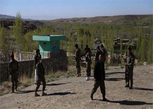 terrorists kill 11 policemen in west afghanistan