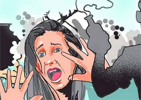acid attack on three girls in pakistan  condition serious