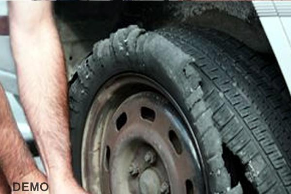4 killed  8 injured as jeep turns turtle following tyre burst