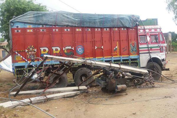 truck accidental near ghaga