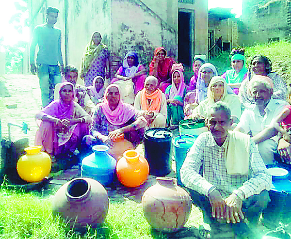 ਪੀਣ ਵਾਲੇ ਪਾਣੀ ਦੀ ਬੂੰਦ-ਬੂੰਦ ਨੂੰ ਤਰਸੇ ਨੈਣਵਾਂ ਵਾਸੀ