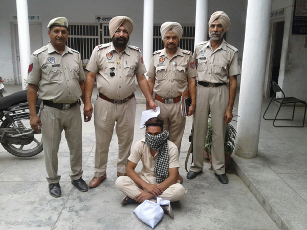 ਚੂਰਾ-ਪੋਸਤ ਸਣੇ ਅੜਿੱਕੇ