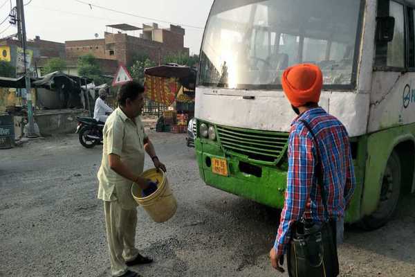 ਰੋਡਵੇਜ਼ ਦੀ ਚੱਲਦੀ ਬੱਸ ਨੂੰ ਲੱਗੀ ਅੱਗ