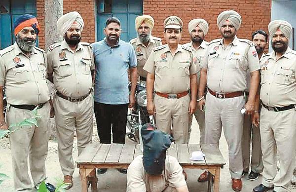 arrest of the former sarpanch of akali dal