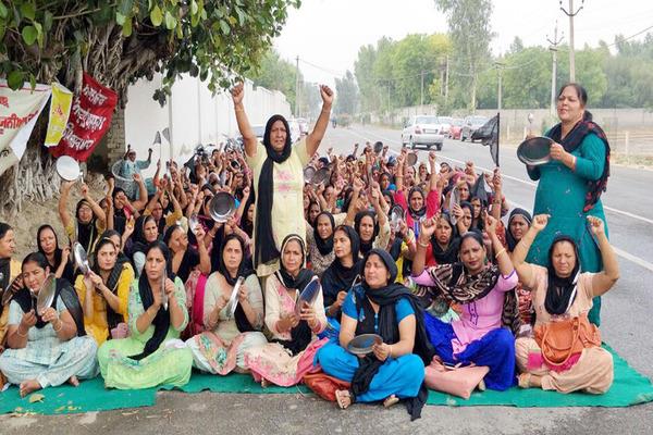 anganwadi workers became angry after meeting with chief minister