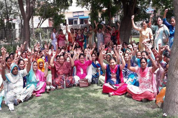 the agitation will continue till the demands are met and the anganwadi workers