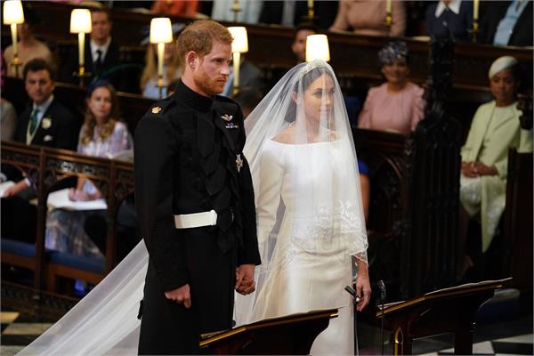 meghan did not promise prince harry to   obey  