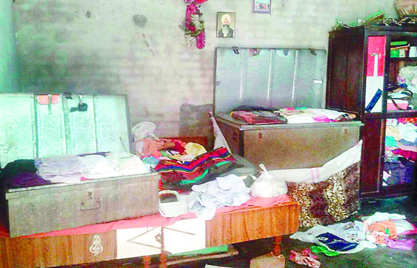 ਘਰ ''ਚੋਂ ਗਹਿਣੇ ਅਤੇ ਨਕਦੀ ਚੋਰੀ