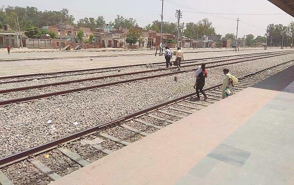 the demand for overbridge at the railway station