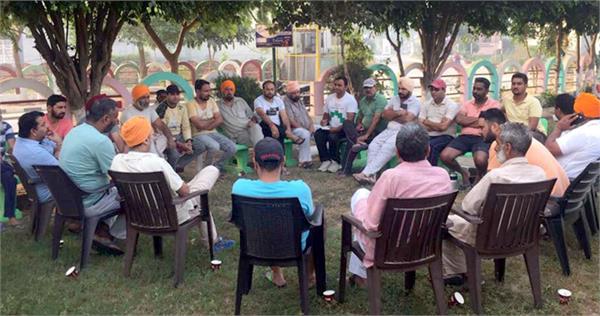 no basic facilities provided in  royal city colony