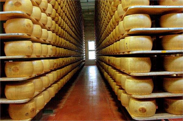 highest demand for cheese in the italy world