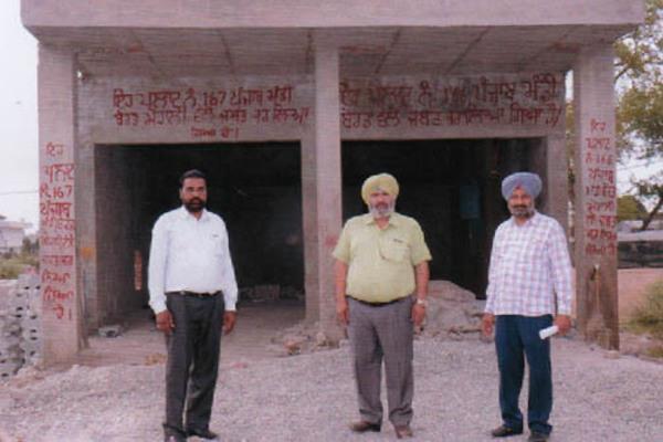 seized 2 booths of grain market mamdot on violation of norms