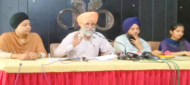 ਗੁਰਗਿਆਨ ਇੰਸਟੀਚਿਊਟ ਨੇ ਵਿਵਾਦਿਤ ਪੁਸਤਕ ਬਾਰੇ ਮੁੱਖ ਮੰਤਰੀ ਨੂੰ ਸੌਂਪੀ ਰਿਪੋਰਟ