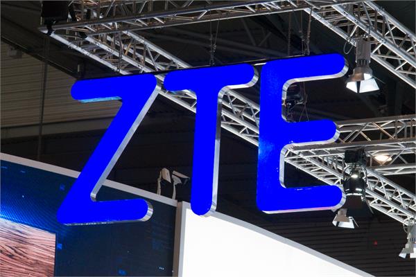 us ban forces zte phone production to a halt