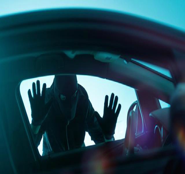 ਮੋਟਰਸਾਈਕਲ ਸਵਾਰਾਂ ਕੀਤੀ ਕਾਰ ਖੋਹਣ ਦੀ ਕੋਸ਼ਿਸ਼