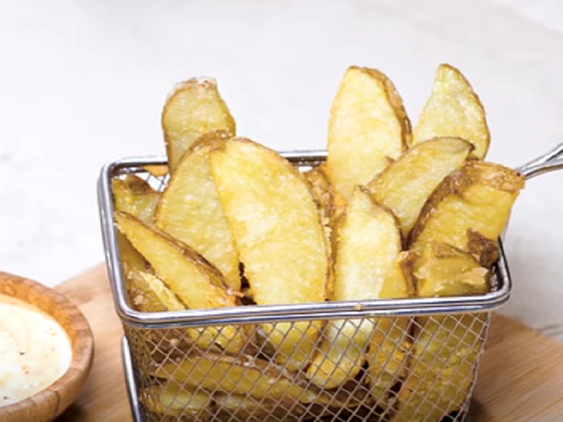 ਮਜ਼ੇ ਨਾਲ ਖਾਓ ਅਤੇ ਖਿਲਾਓ ਕੁਰਕੁਰੇ Schezwan Mayo Potato Wedges