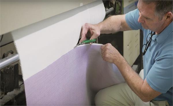 this fabric can change its color on demand