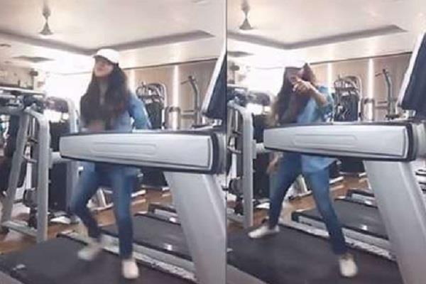 girl amazing dance on the treadmill