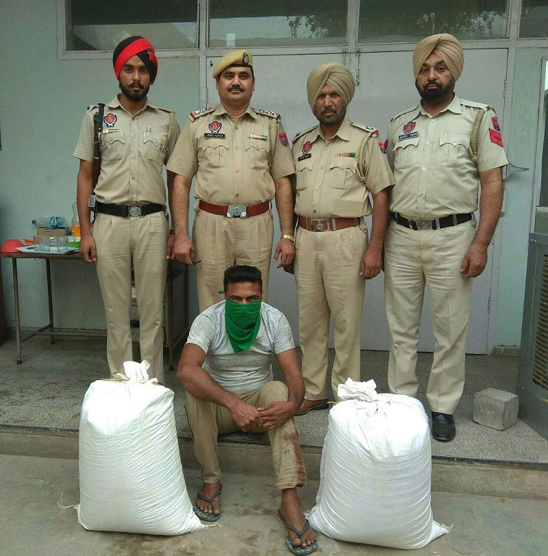 52 ਕਿਲੋ ਭੁੱਕੀ ਚੂਰਾ ਸਮੇਤ ਇਕ ਕਾਰ ਸਵਾਰ ਕਾਬੂ