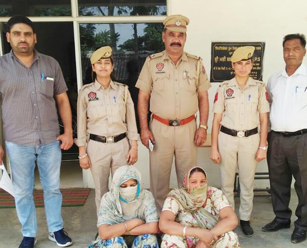 two women  including drug addicts and heroin  were arrested