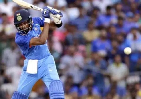 pandya hit four sixes  355 with strike rate