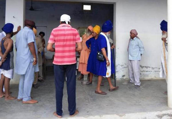 ਕਕਰਾਲਾ ਦੇ ਡੇਰੇ ’ਚ ਨਿਹੰਗ ਸਿੰਘਾਂ ਦੀ ਮੌਜੂਦਗੀ ਨਾਲ ਹਾਲਾਤ ਹੋਏ ਗੰਭੀਰ