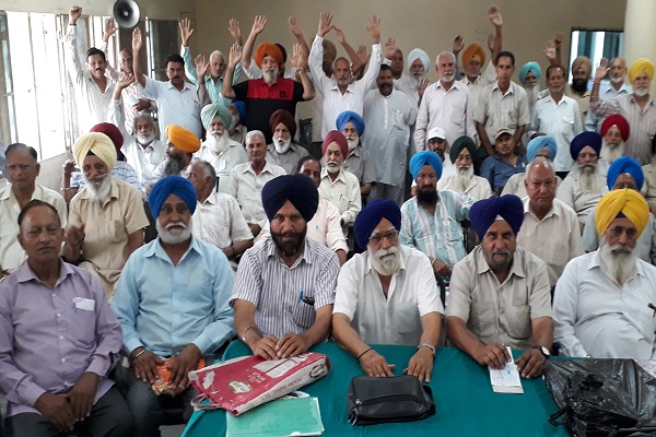 ਰੋਡਵੇਜ਼ ਪੈਨਸ਼ਨਰਾਂ ਵੱਲੋਂ ਮੰਗਾਂ ਨੂੰ ਲੈ ਕੇ ਰੋਸ ਮੁਜ਼ਾਹਰਾ