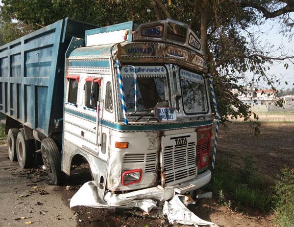one died during a road accident  seriously injured