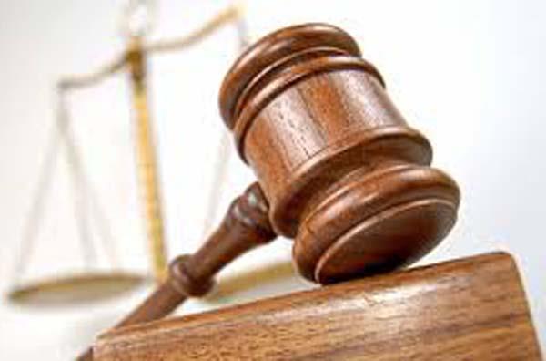 15 thousand cash and mobile theft  case