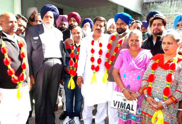 ਸ਼੍ਰੋਮਣੀ ਅਕਾਲੀ ਦਲ ਦੇ ਪ੍ਰਧਾਨ ਨੂੰ ਬਦਲੇ ਜਾਣ ਦੀ ਚਰਚਾ ਜ਼ੋਰਾਂ ''ਤੇ