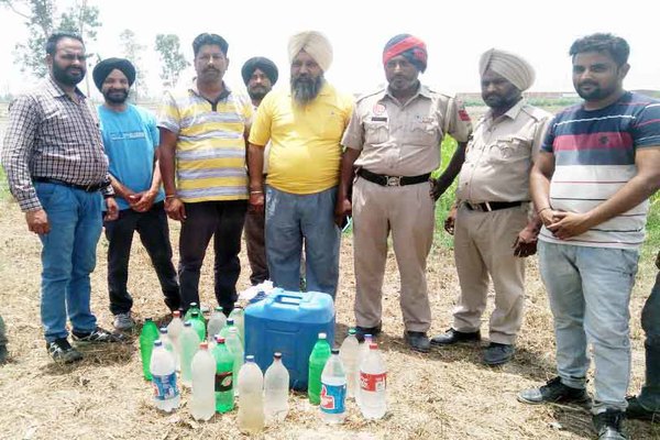 ਲਾਵਾਰਿਸ ਹਾਲਤ ਵਿਚ ਦੇਸੀ ਸ਼ਰਾਬ ਬਰਾਮਦ