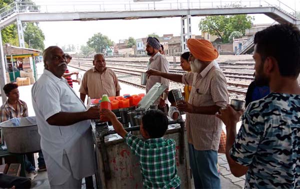 ਬੁਨਿਆਦੀ ਸਹੂਲਤਾਂ ਤੋਂ ਵਾਂਝੈ ਰੋਜ਼ਾਨਾ 40 ਲੱਖ ‘ਕਮਾਉਣ’ ਵਾਲਾ ਰੇਲਵੇ ਸਟੇਸ਼ਨ